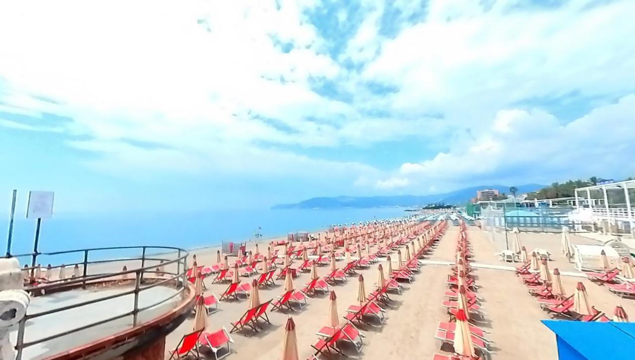 Tra Centro E Mare - Intero Appartamento Con Parcheggio Savone Extérieur photo